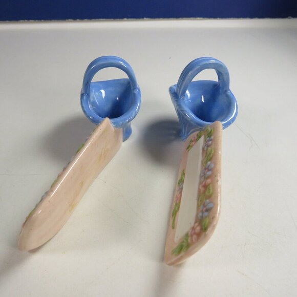 Ceramic White w Gold Picture Frame, (2) Ceramic Place cards Embossed Floral - Picture 7 of 14